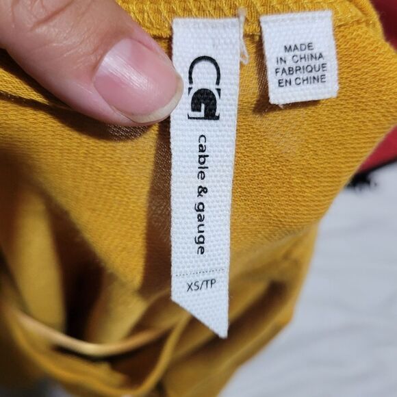 Cable and gauge front knot blouse - Picture 9 of 9